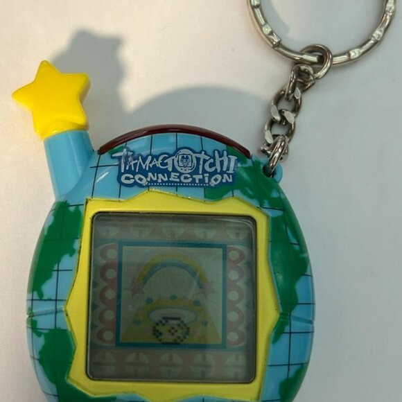 Bandai Tamagotchi Connection V4.5  Globe Rare Tested and Working - Picture 3 of 7